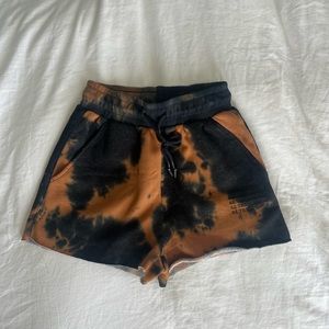 Balance Athletica Vitality Affirmation shorts Dust Devil size small